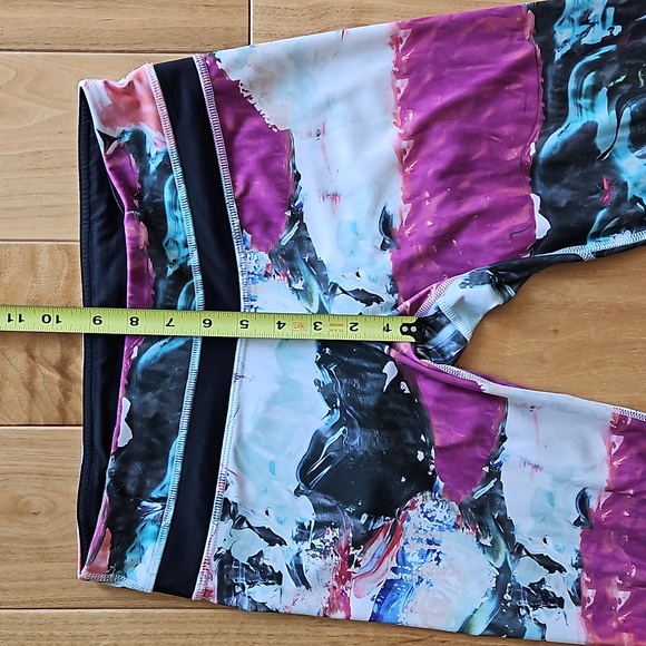 Lululemon Run: Inspire Crop II *All Full-On Luxtreme, Size 6 - Picture 14 of 15